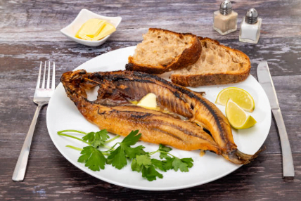 What to Serve With Microwaved Kippers?