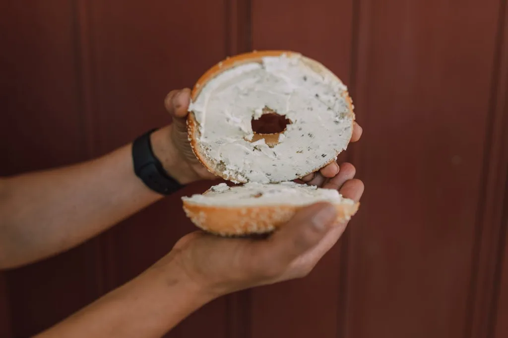 Can I Heat up a Bagel With Cream Cheese