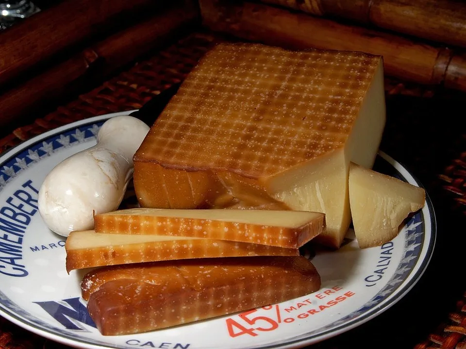 Montasio Cheese Substitute: The Complete Guide to Frico and the 7 Best Swaps 3 Gruyere Cheese