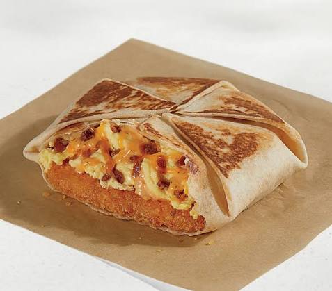 Breakfast Crunchwrap – best Taco Bell items ranked #9