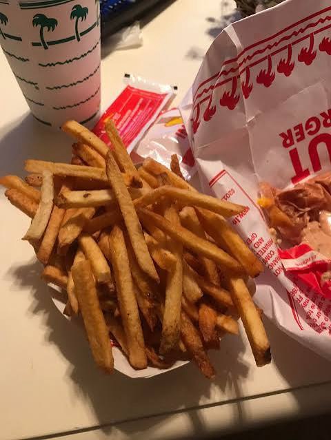 Five Guys vs In-N-Out: Which Premium Burger Is Actually Worth the Price? 5 img 5097