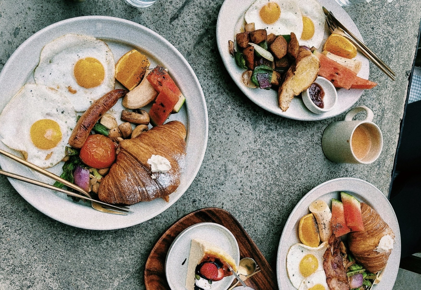 mother's day brunch spots at chain restaurants