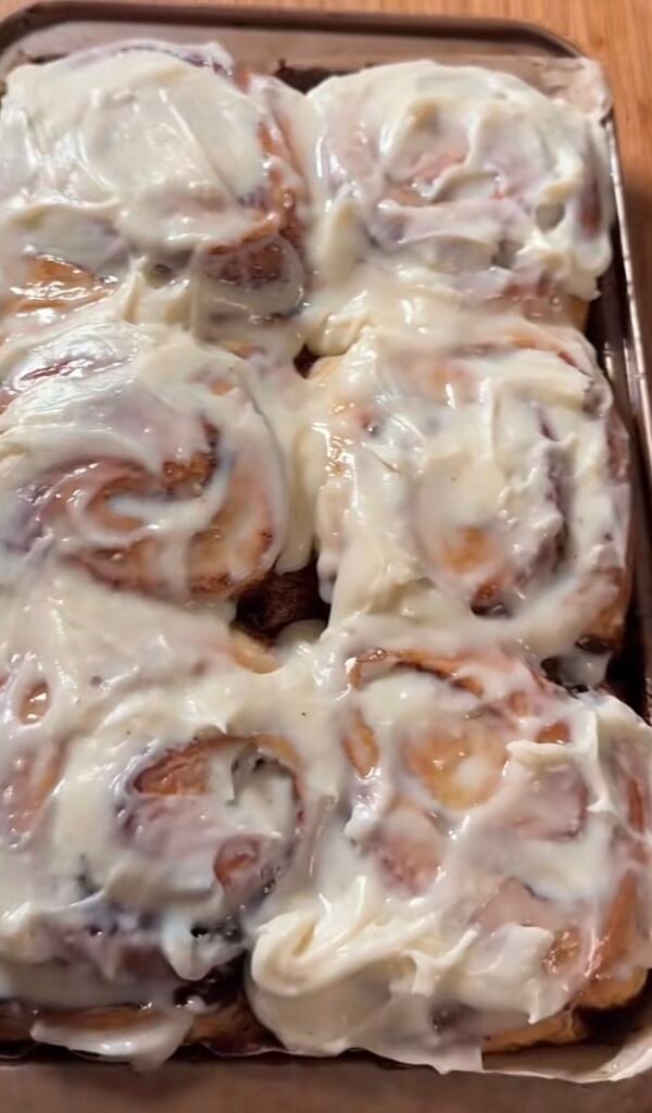 Sourdough cinnamon rolls recipe fresh from the oven