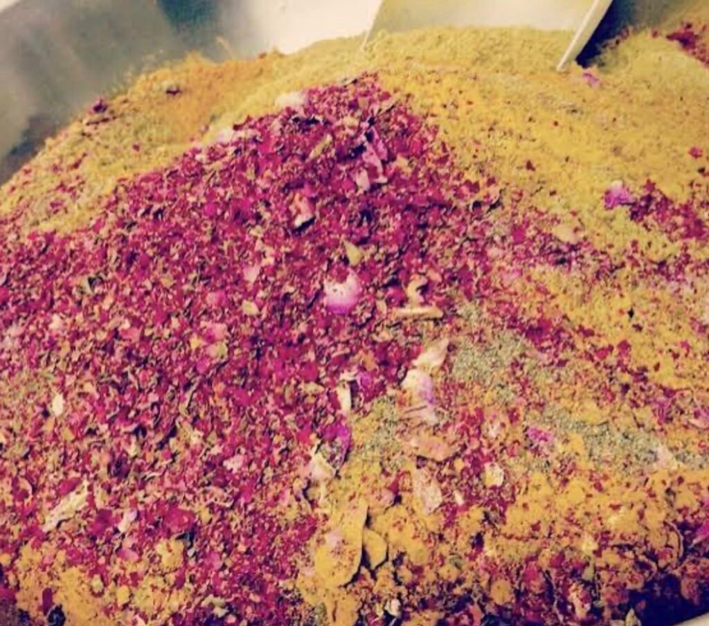 8 Spice Combinations That Transform Cheap Ingredients Into Something That Tastes Like You Studied Abroad 5 Persian Advieh
