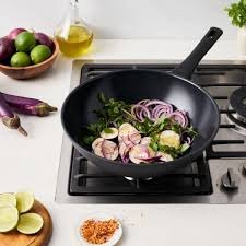 ZWILLING Madura Plus Nonstick Stir-Fry Pan